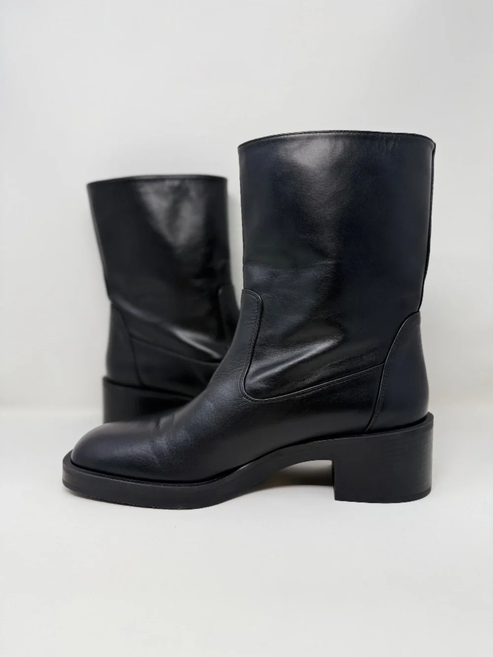 New Stuart Weitzman Kaia Leather Ankle Boot Black Sz 9.5